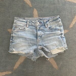 American eagle light wash jean shorts